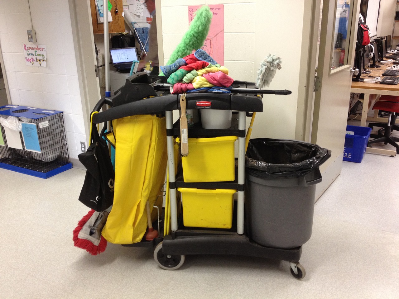 henrietta cleaning trolley